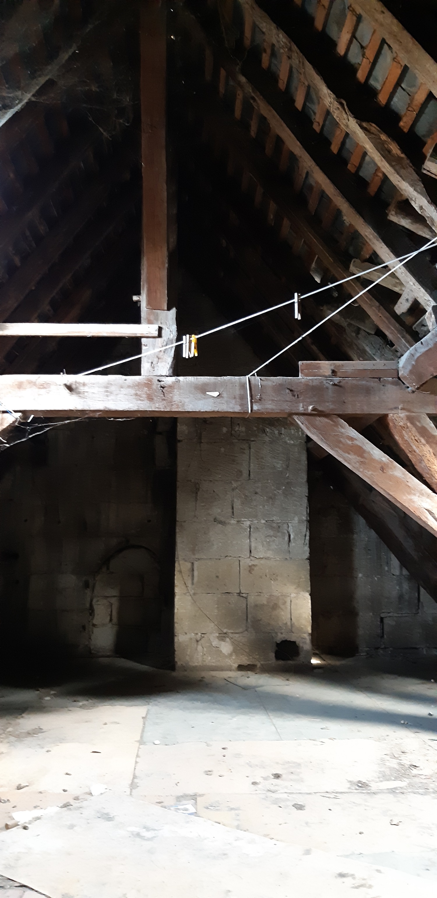 Saumur entre les ponts  Maison ancienne à rénover